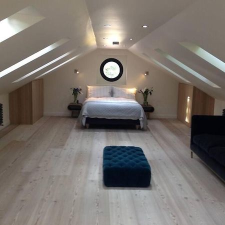 Villa Luxury Coach House Next To Woodland In Knutsford Exterior foto